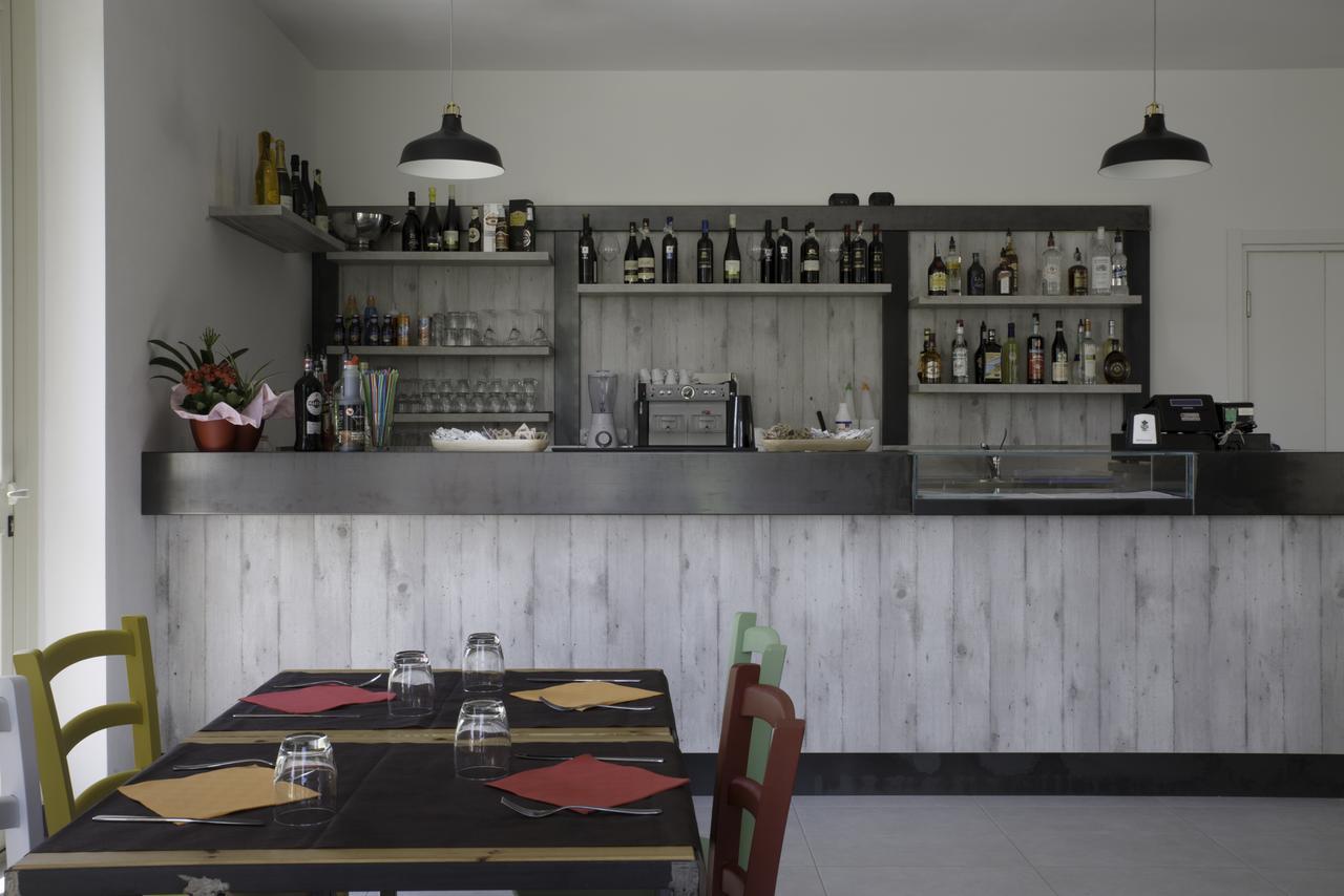 Cascina Monte Diviso Hostel กัลลาราเต ภายนอก รูปภาพ